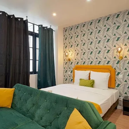 Modern For 3 Apartment Paris